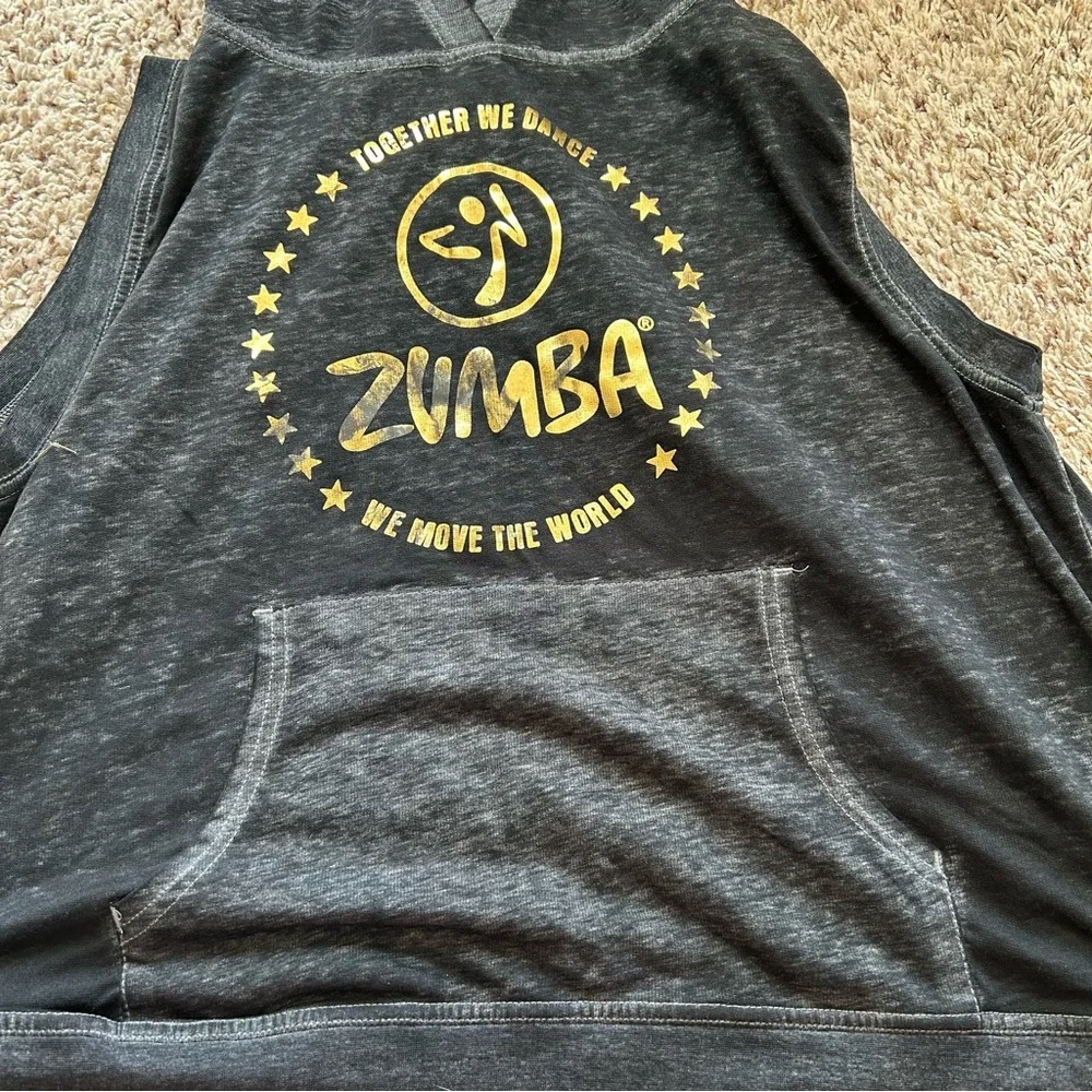 🆕Zumba Fitness Gray Top with Breathable Fabric and Sleek Design - Picture 4 of 5